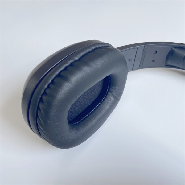 3.5mm stereo over-ear soft padding headband  Foldable Amazon studio  Noise Cancelling Pc Wired Headphones 